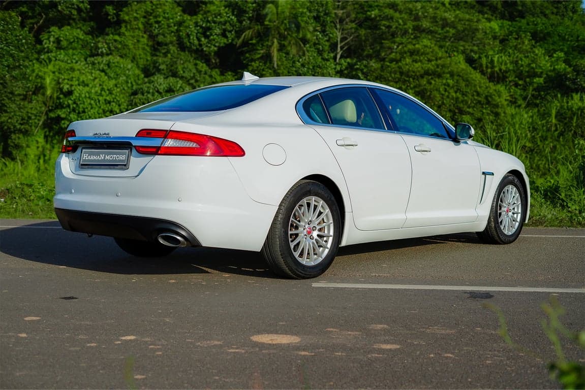 2015 JAGUAR XF 2.2 LUXURY — Photo 8