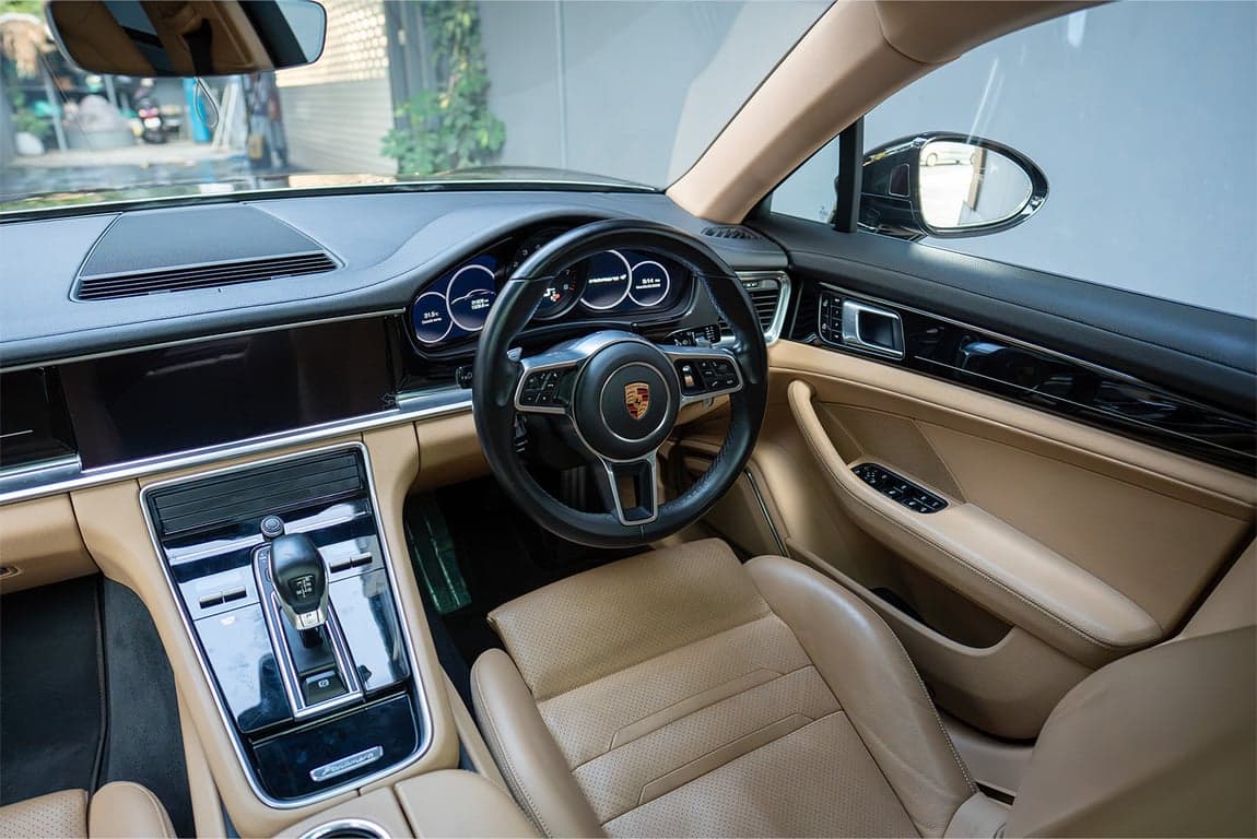 2020 PORSCHE PANAMERA 4 — Photo 4